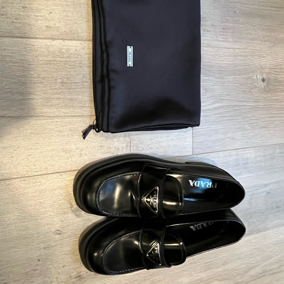 Prada Unlined Brushed Leather Loafer 38 - Picture 4 of 7